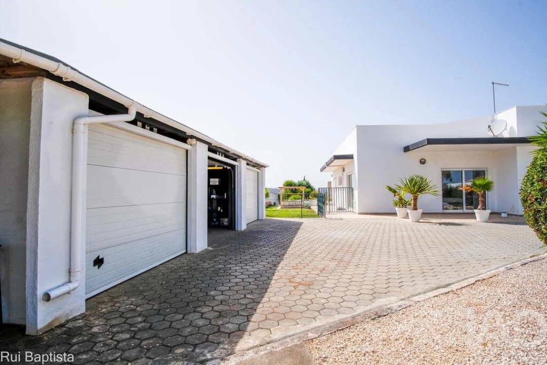 Moradia T4 para Venda em Mexilhoeira Grande Foto 29