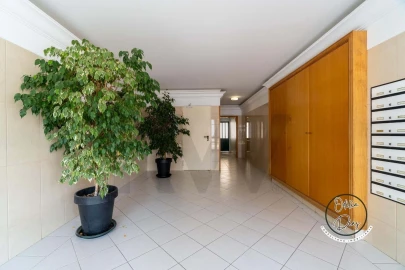Apartamento T1 para Venda em Loule (São Clemente)