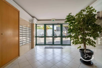 Apartamento T1 para Venda em Loule (São Clemente)