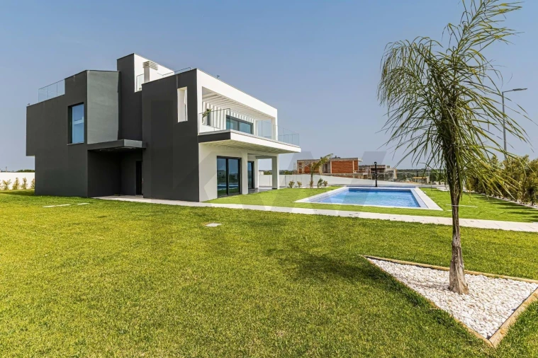 Moradia T4 para Venda em Silves Foto 6