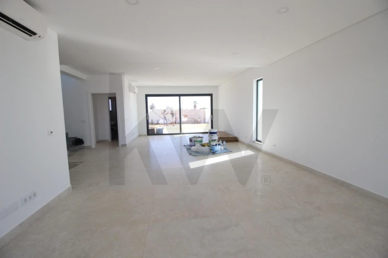 Moradia T4 para Venda em Silves Foto 11
