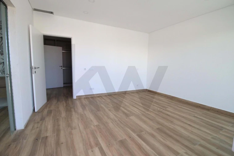 Moradia T4 para Venda em Silves Foto 14