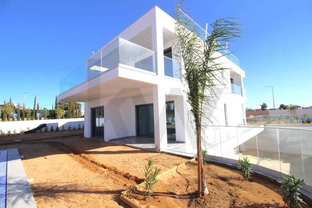 Moradia T4 para Venda em Silves Foto 1