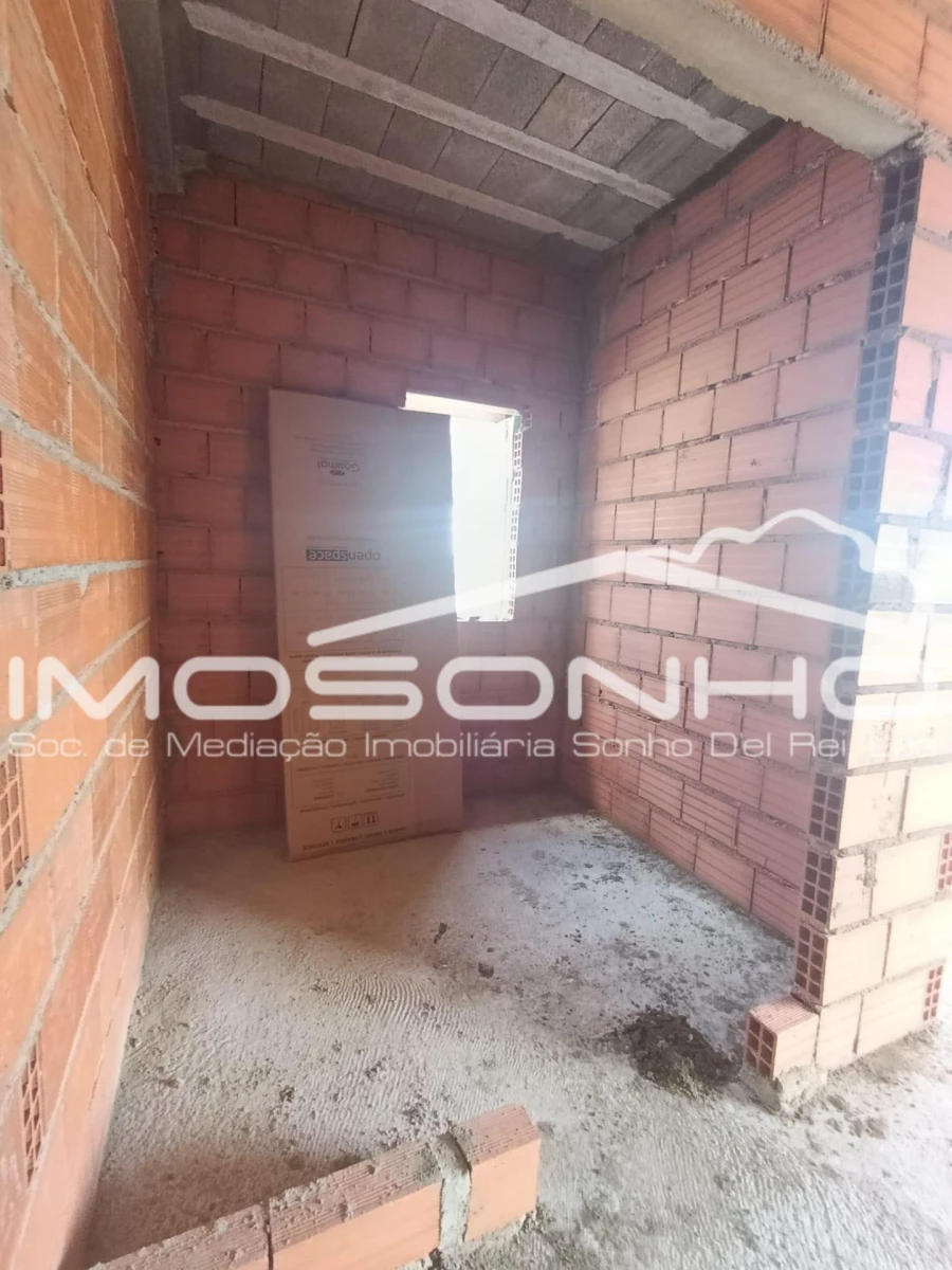Moradia T4 para Venda em Amor Foto 10