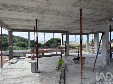 Moradia T4 para Venda em Atouguia da Baleia