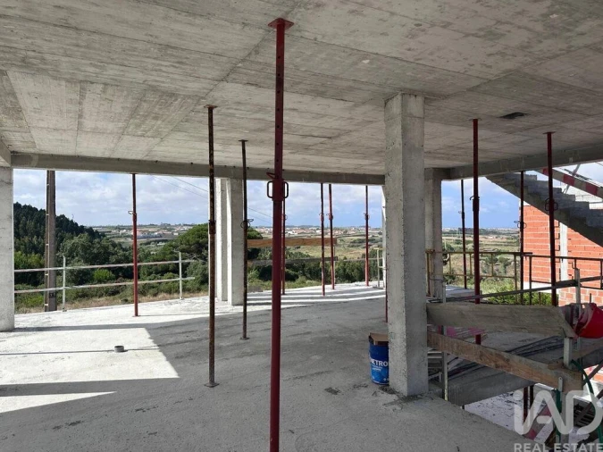 Moradia T4 para Venda em Atouguia da Baleia Foto 24
