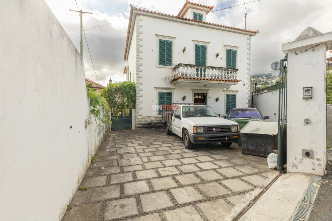 Moradia T7 para Venda em Imaculado Coração de Maria Foto 2