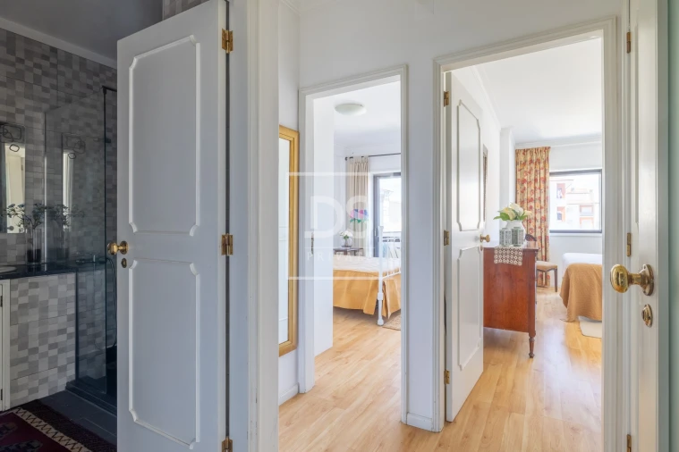 Apartamento T3 para Venda em Vilar de Andorinho Foto 5