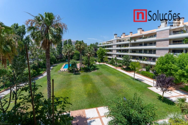 Apartamento T3 para Venda em Póvoa de Santa Iria e Forte da Casa Foto 28