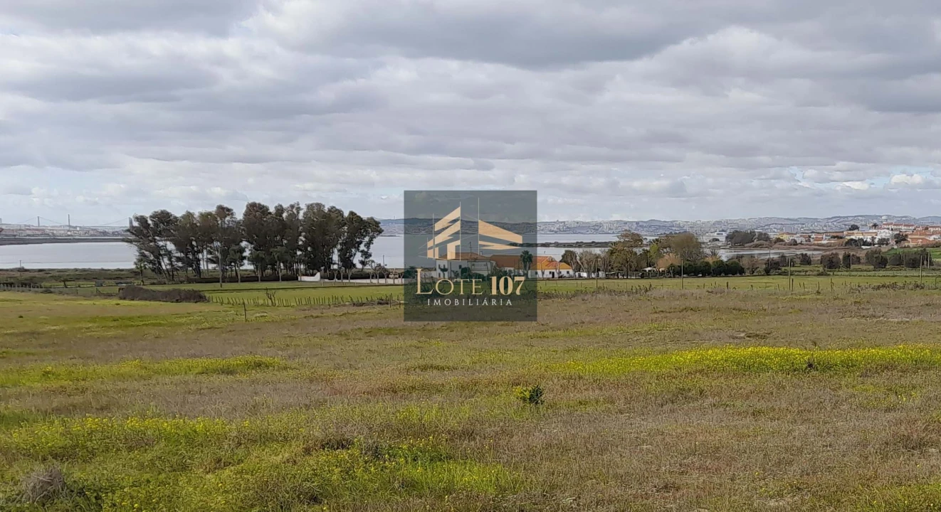 Terreno para Venda em Gaio-Rosário e Sarilhos Pequenos Foto 1