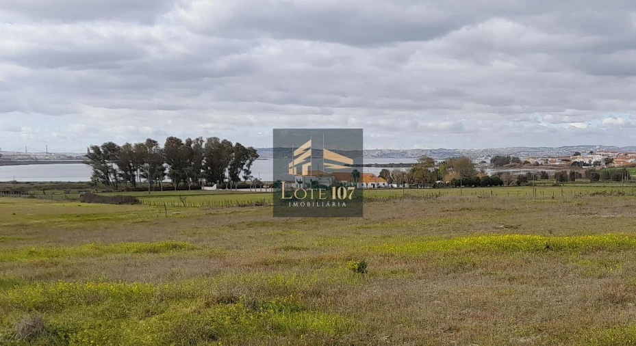 Terreno para Venda em Gaio-Rosário e Sarilhos Pequenos Foto 1