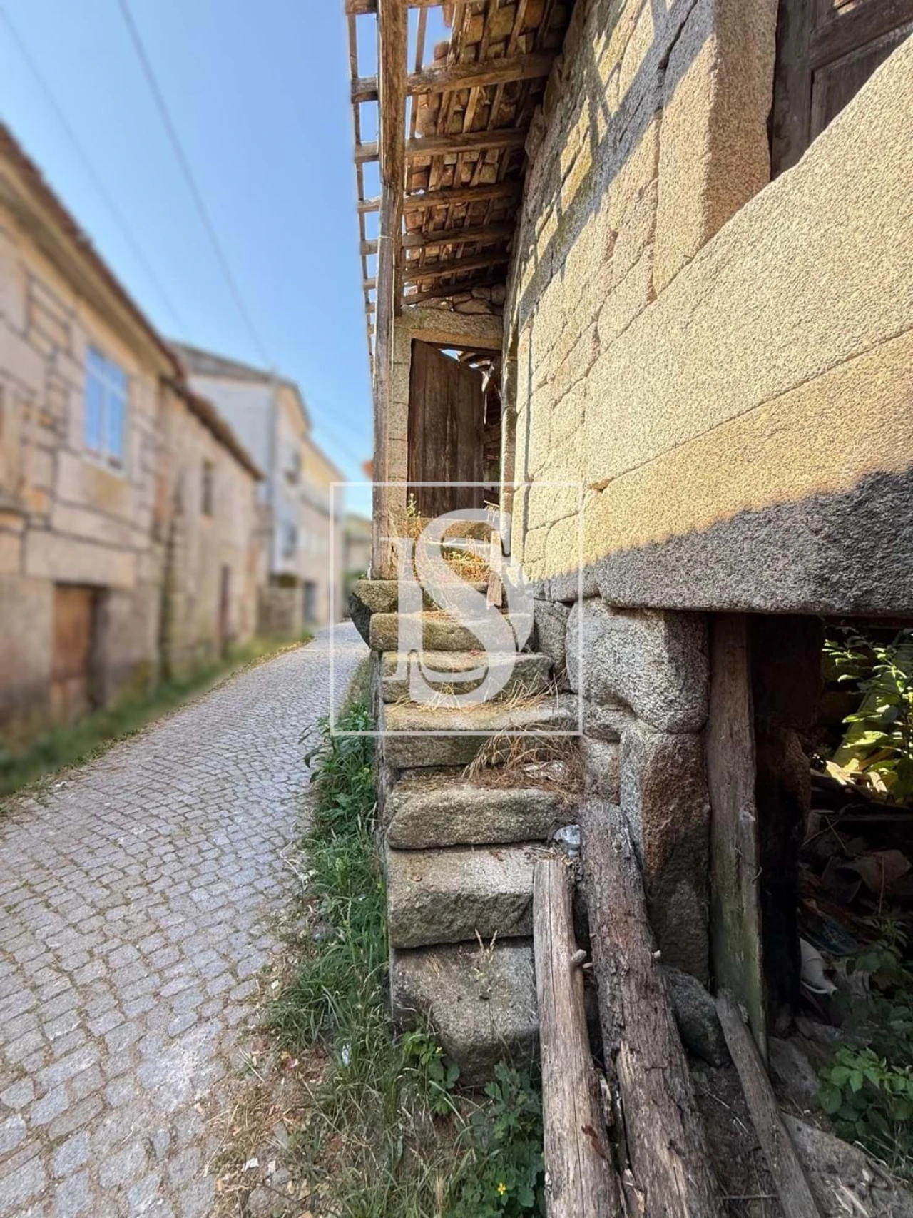 Terreno para Venda em Queirã Foto 5
