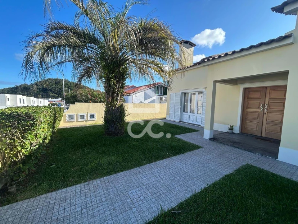 Moradia T5 para Venda em Fajã de Cima Foto 43