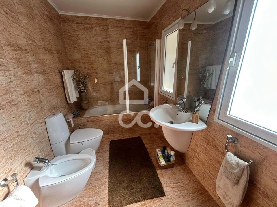 Moradia T5 para Venda em Fajã de Cima Foto 17