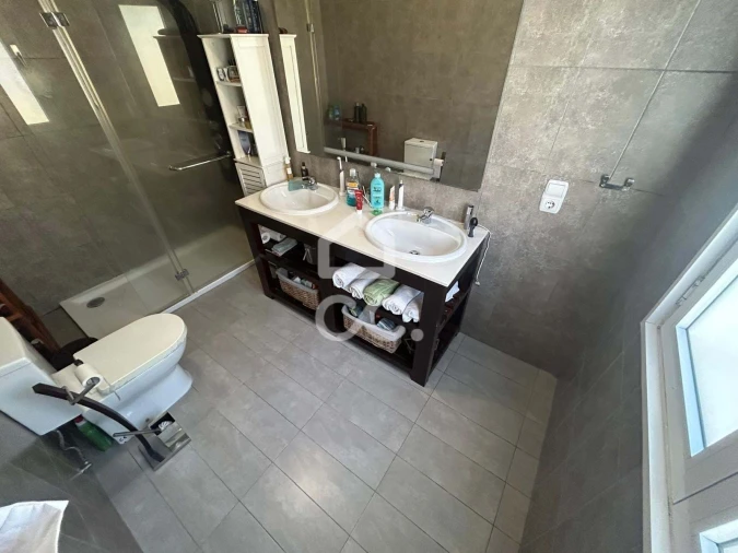 Moradia T5 para Venda em Fajã de Cima Foto 10