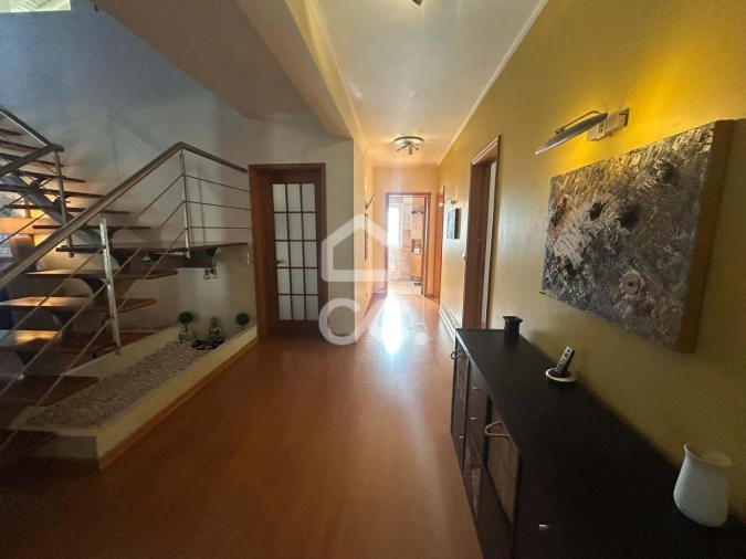 Moradia T5 para Venda em Fajã de Cima Foto 4