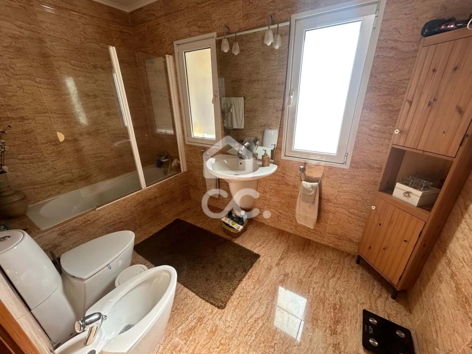 Moradia T5 para Venda em Fajã de Cima Foto 16