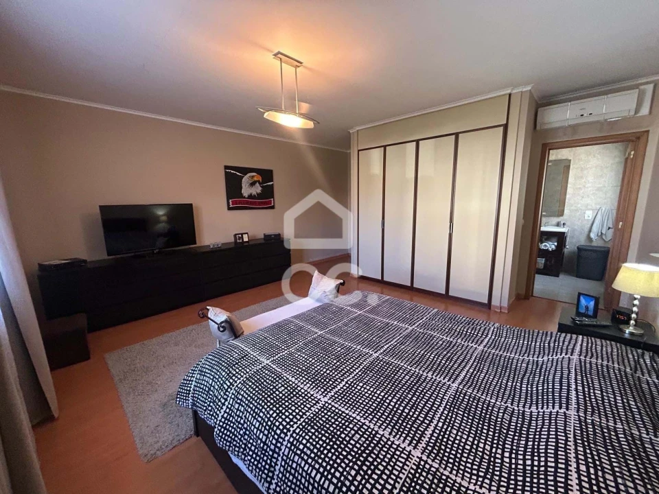 Moradia T5 para Venda em Fajã de Cima Foto 11