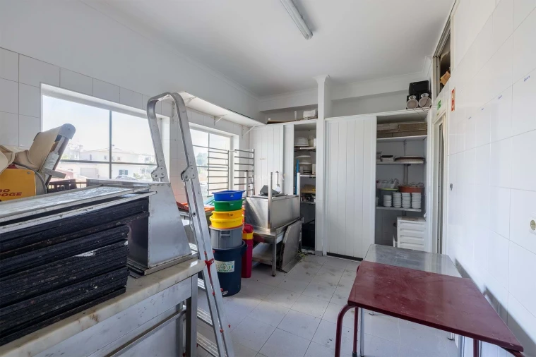 Negócio para Venda em Lagos (São Sebastião e Santa Maria) Foto 6