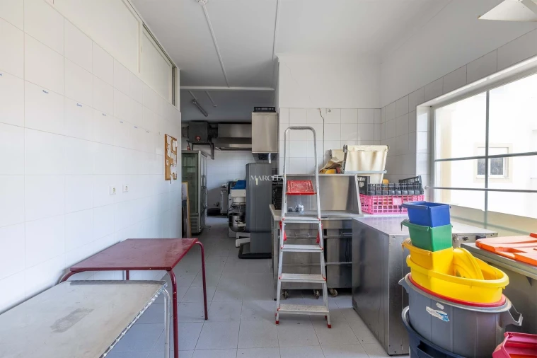 Negócio para Venda em Lagos (São Sebastião e Santa Maria) Foto 7