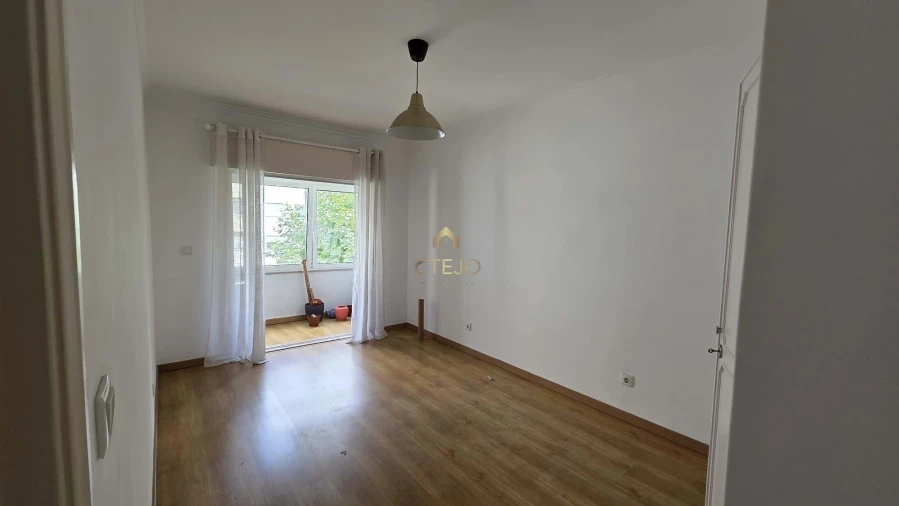 Apartamento T2 para Arrendamento em Massamá e Monte Abraão Foto 6