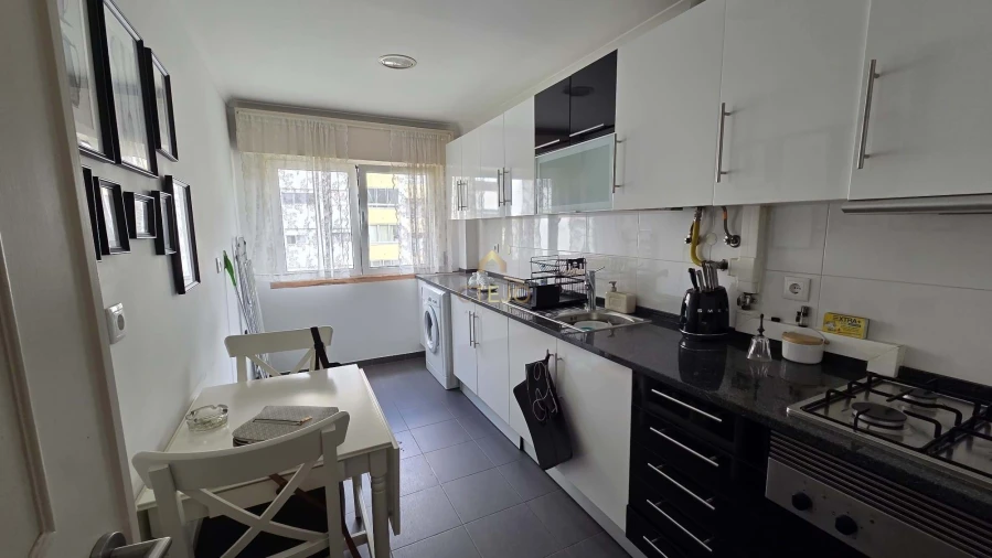 Apartamento T2 para Arrendamento em Massamá e Monte Abraão Foto 13