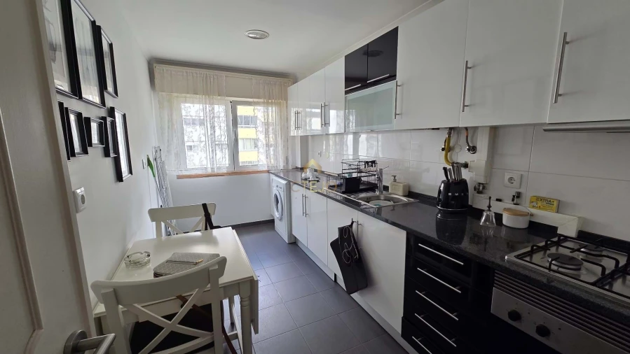 Apartamento T2 para Arrendamento em Massamá e Monte Abraão