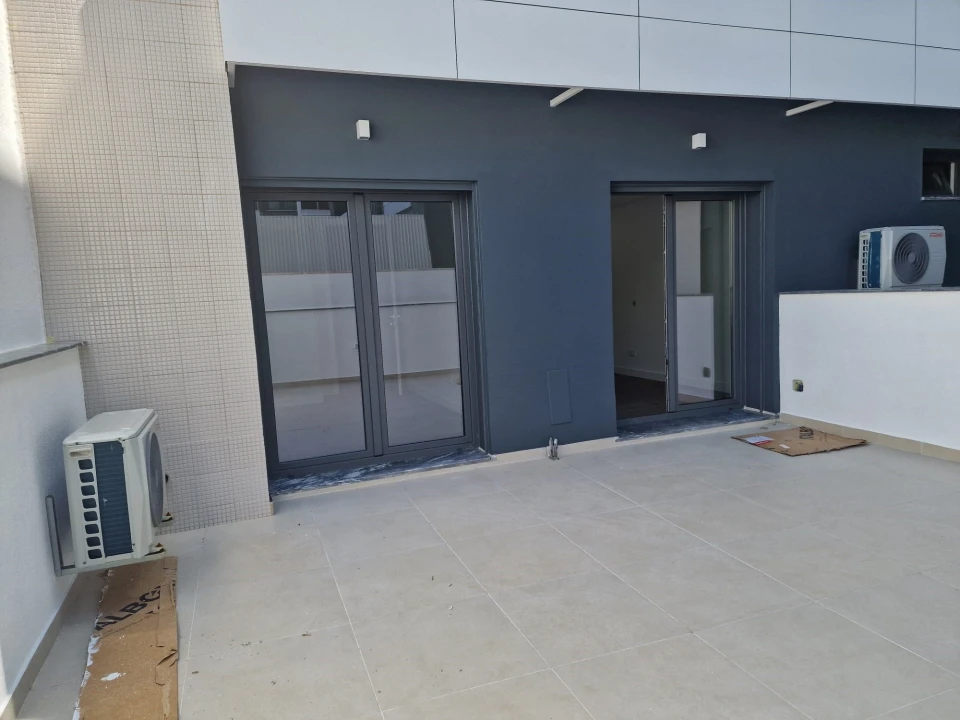 Apartamento T5 para Venda em Laranjeiro e Feijó Foto 10