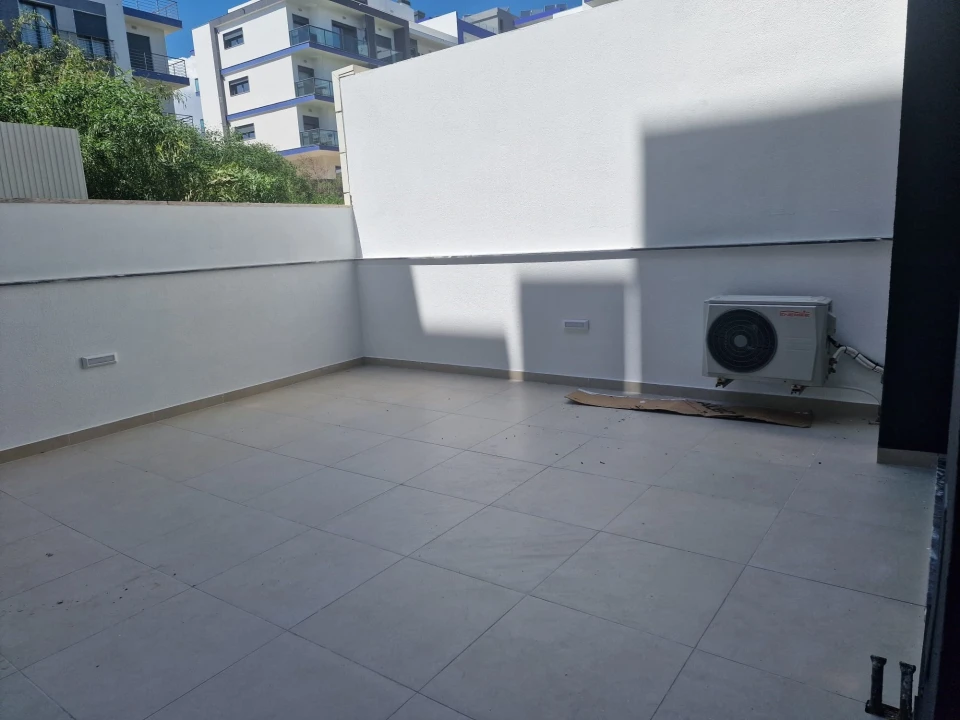 Apartamento T5 para Venda em Laranjeiro e Feijó Foto 9