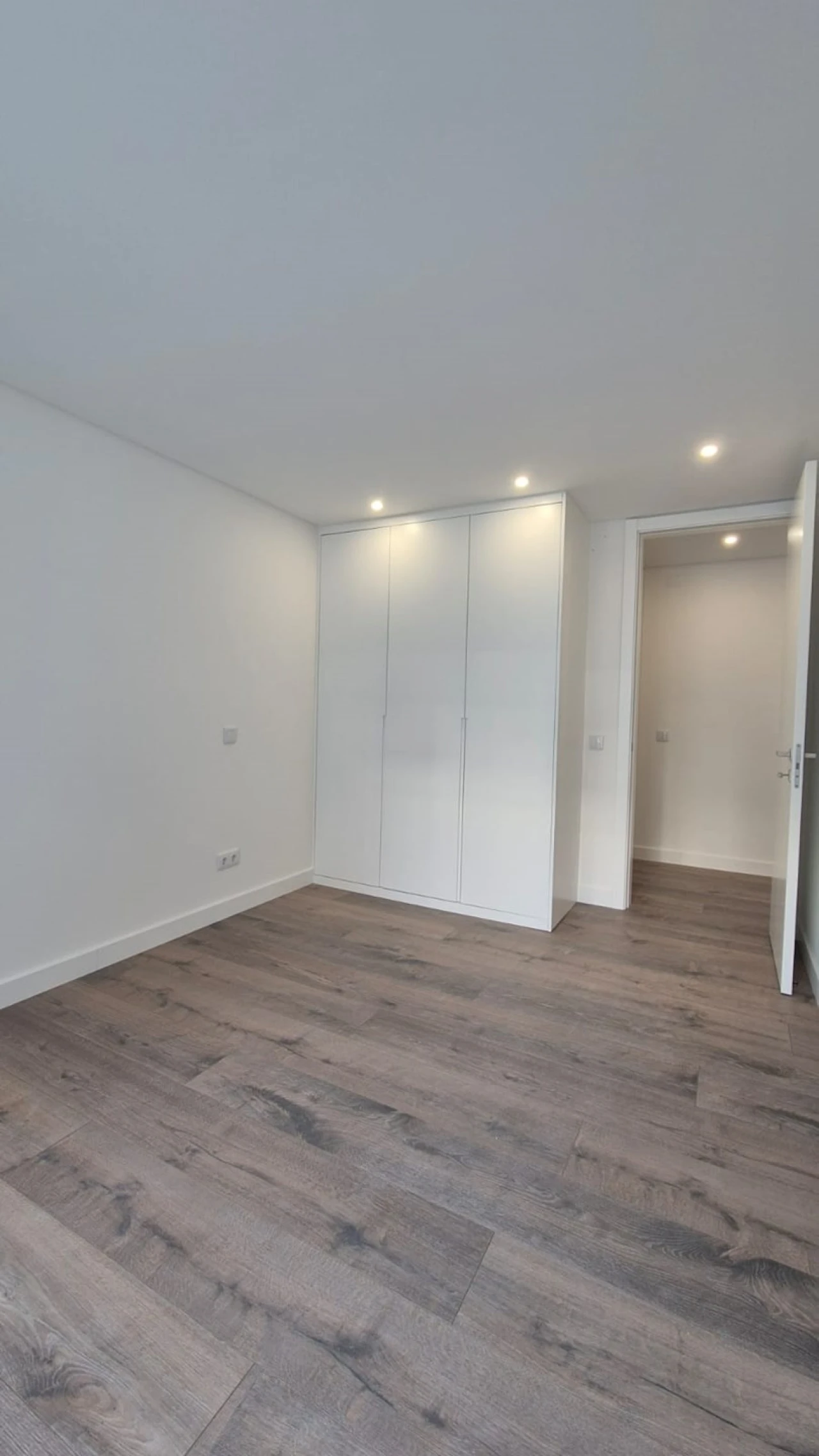 Apartamento T5 para Venda em Laranjeiro e Feijó Foto 8