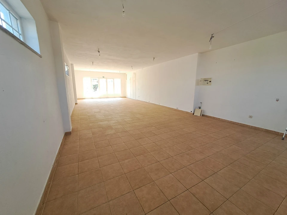 Loja para Arrendamento em Sendim e Atenor Foto 13