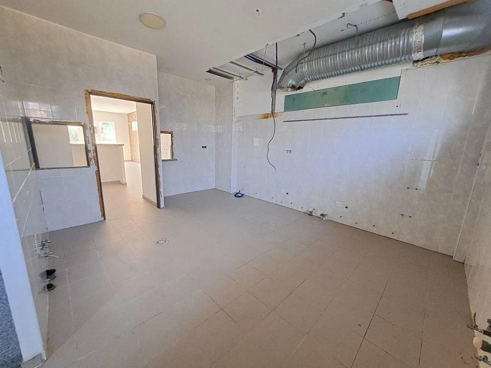 Loja para Arrendamento em Sendim e Atenor Foto 10