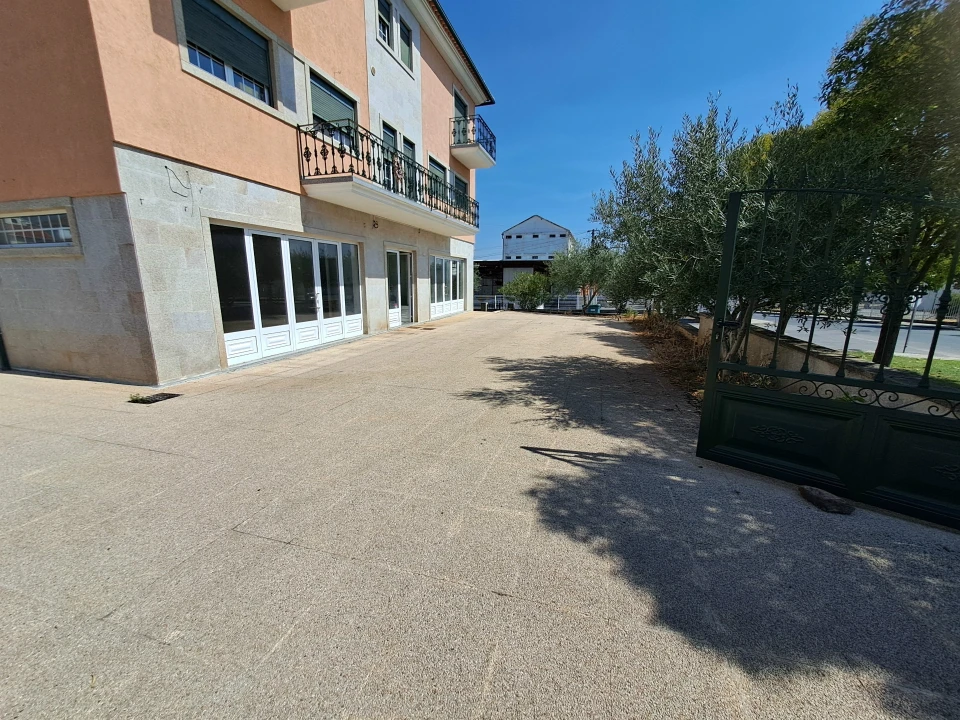 Loja para Arrendamento em Sendim e Atenor Foto 15