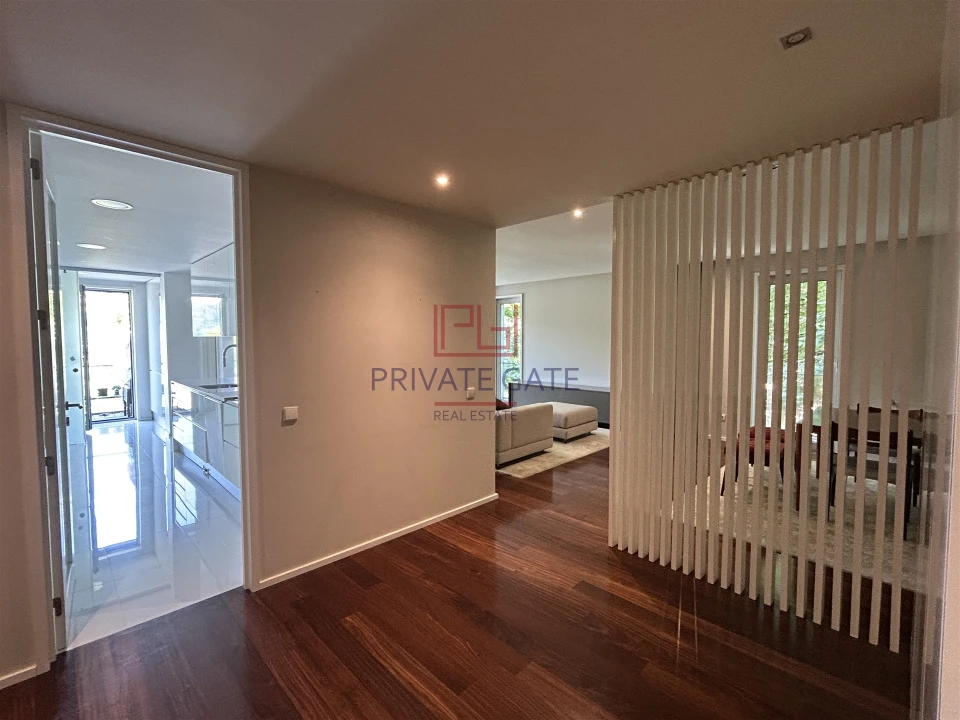 Apartamento T4 para Arrendamento em Lordelo do Ouro e Massarelos Foto 3