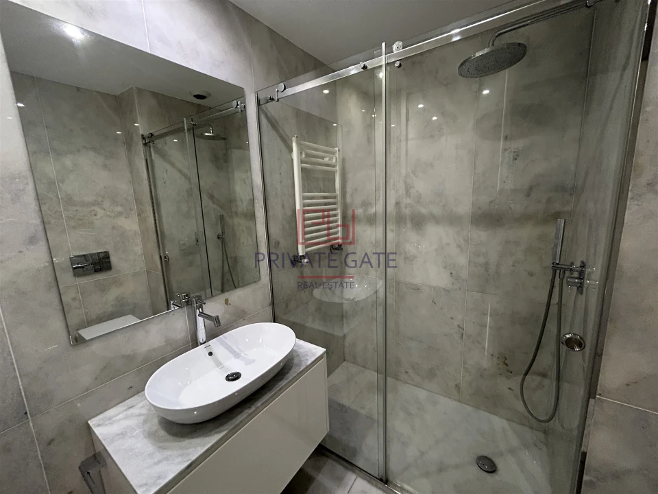 Apartamento T4 para Arrendamento em Lordelo do Ouro e Massarelos Foto 5