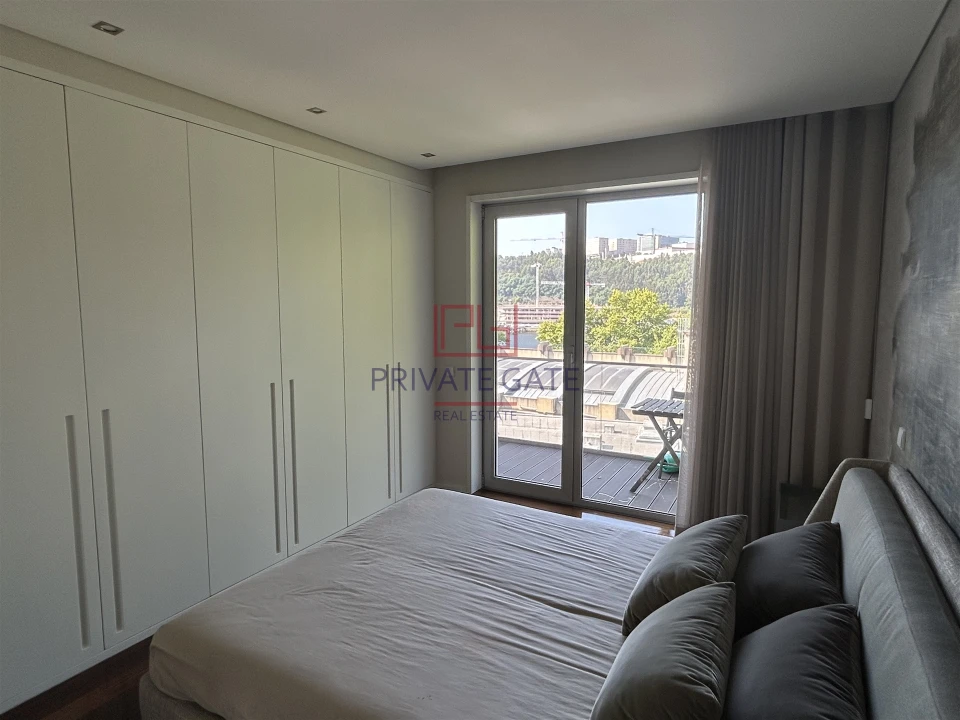 Apartamento T4 para Arrendamento em Lordelo do Ouro e Massarelos Foto 6
