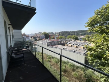 Apartamento T4 para Arrendamento em Lordelo do Ouro e Massarelos