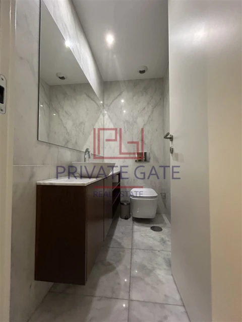 Apartamento T4 para Arrendamento em Lordelo do Ouro e Massarelos