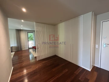 Apartamento T4 para Arrendamento em Lordelo do Ouro e Massarelos