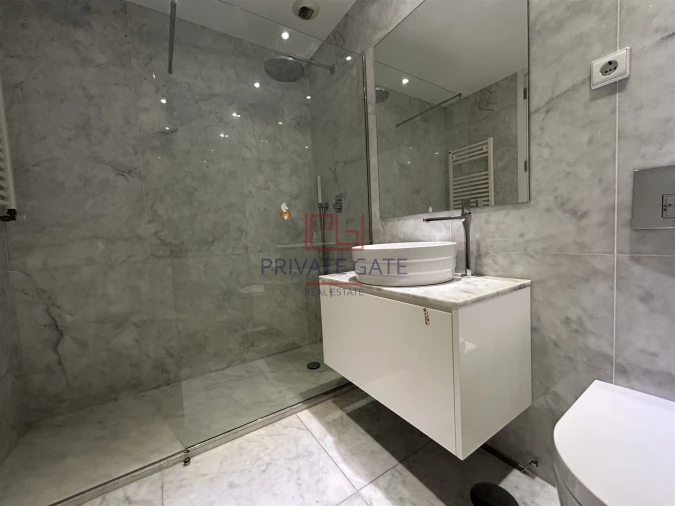 Apartamento T4 para Arrendamento em Lordelo do Ouro e Massarelos Foto 17