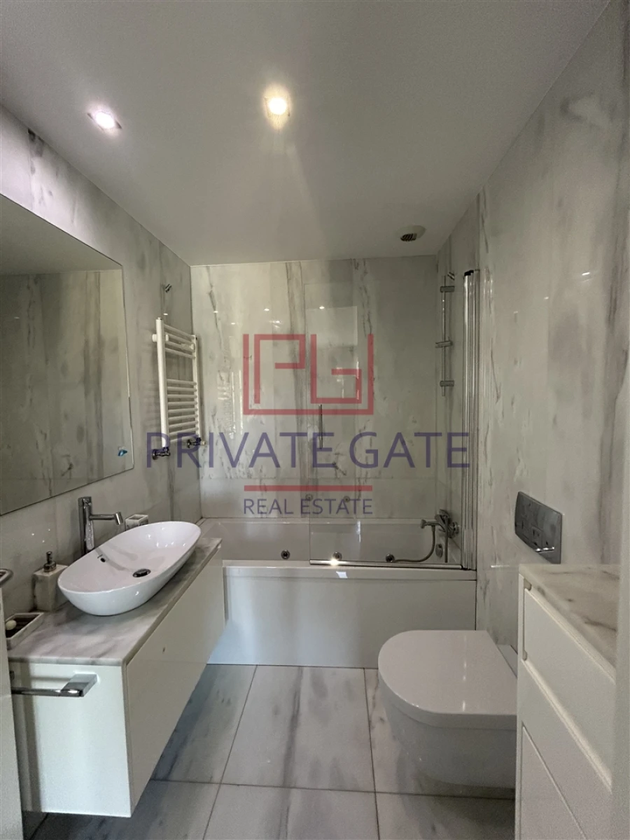 Apartamento T4 para Arrendamento em Lordelo do Ouro e Massarelos Foto 11