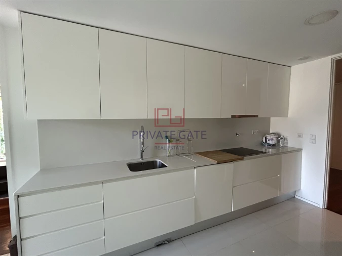 Apartamento T4 para Arrendamento em Lordelo do Ouro e Massarelos Foto 7