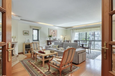 Apartamento T3 para Arrendamento em Cascais e Estoril