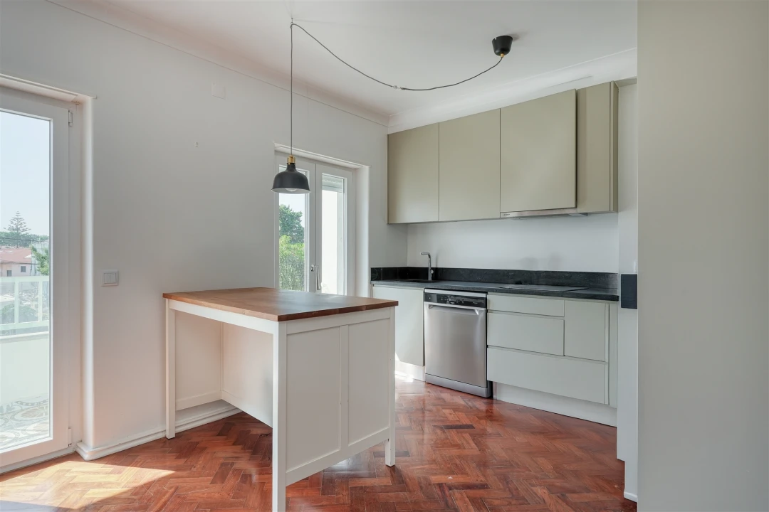 Apartamento T2 para Arrendamento em Carcavelos e Parede Foto 9