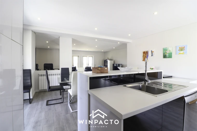 Apartamento T3 para Venda em Nelas Foto 11