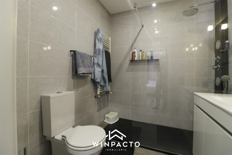 Apartamento T3 para Venda em Nelas Foto 43