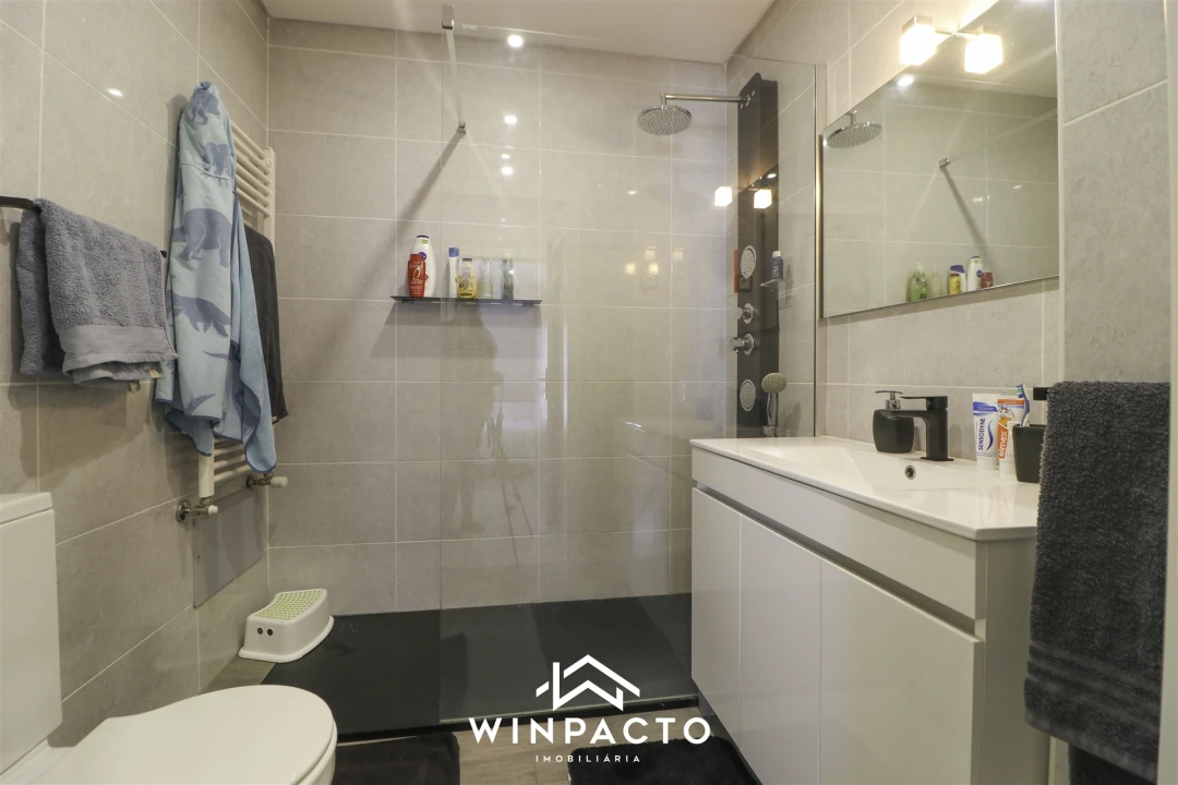 Apartamento T3 para Venda em Nelas Foto 42