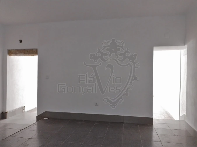 Loja para Arrendamento em Estremoz (Santa Maria e Santo André) Foto 11