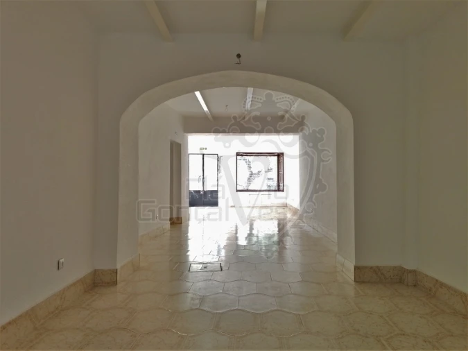 Loja para Arrendamento em Estremoz (Santa Maria e Santo André) Foto 3