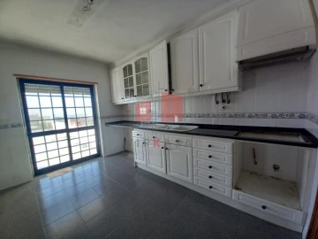 Moradia T4 para Venda em Santo Isidoro